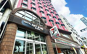 那霸國際街藝術住宿飯店
